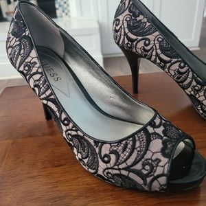 Guess dress heels shoes with embroidery